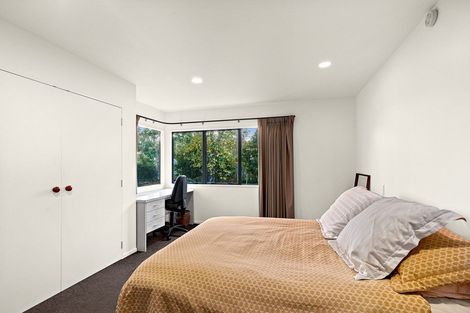 Photo of property in 660 Waitakere Road, Kumeu, 0891