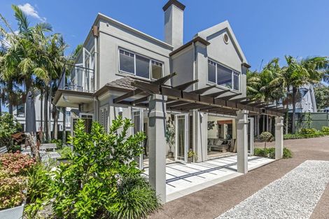 Photo of property in 205a Hurstmere Road, Takapuna, Auckland, 0622