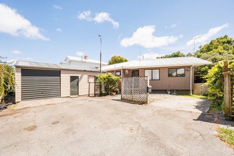 Photo of property in 4 Newland Court, Palmerston North, 4410