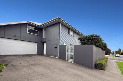 Photo of property in 63 Springfield Road, St Albans, Christchurch, 8014