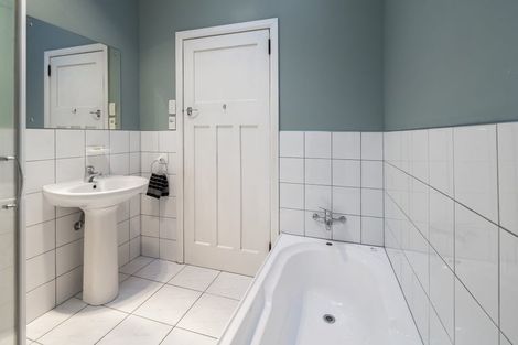 Photo of property in 44 Manapouri Crescent, Hokowhitu, Palmerston North, 4410