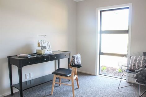 Photo of property in 62 Farnworth Terrace, Glenside, Wellington, 6037