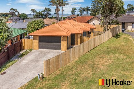 Photo of property in 54 Etherton Drive, Weymouth, Auckland, 2103