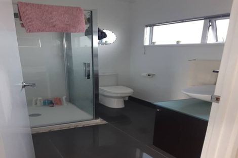 Photo of property in 2 Rainsford Street, Moturoa, New Plymouth, 4310