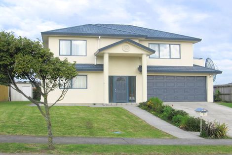Photo of property in 5 Macadamia Close, Goodwood Heights, Auckland, 2105
