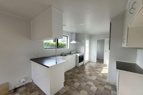 Photo of property in 2 Massine Place, Randwick Park, Auckland, 2105