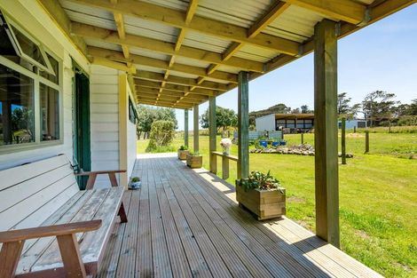 Photo of property in 185 Tasman Street, Opunake, 4616