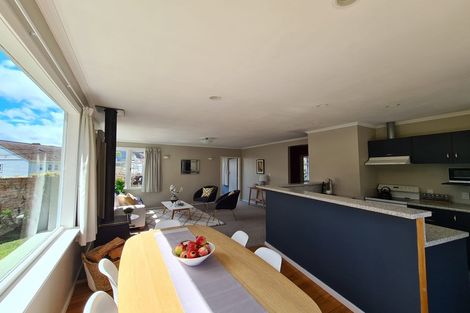 Photo of property in 3 Burke Grove, Naenae, Lower Hutt, 5011