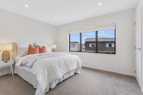 Photo of property in 15 Orona Place, Takanini, 2112