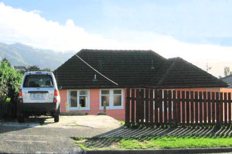 Photo of property in 30 Sievers Grove, Cannons Creek, Porirua, 5024