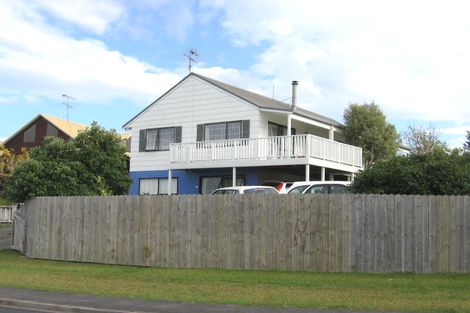 Photo of property in 88 Granville Drive, Massey, Auckland, 0614