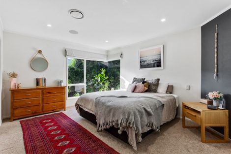 Photo of property in 9 Sandown Road, Rothesay Bay, Auckland, 0630