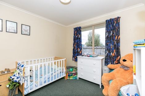 Photo of property in 18 Gardenia Close, Melville, Hamilton, 3206