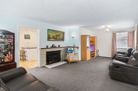 Photo of property in 37 Derwent Crescent, Titirangi, Auckland, 0604