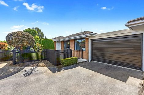 Photo of property in 2/58 Ambleside Drive, Burnside, Christchurch, 8053