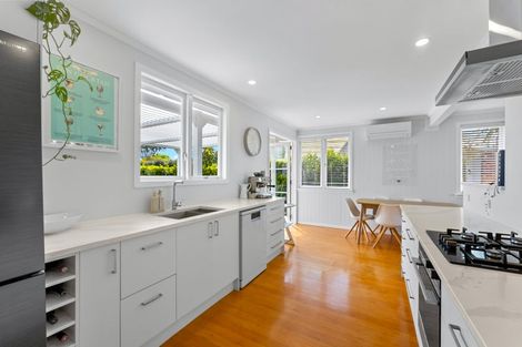 Photo of property in 1/64 Sunnynook Road, Sunnynook, Auckland, 0620