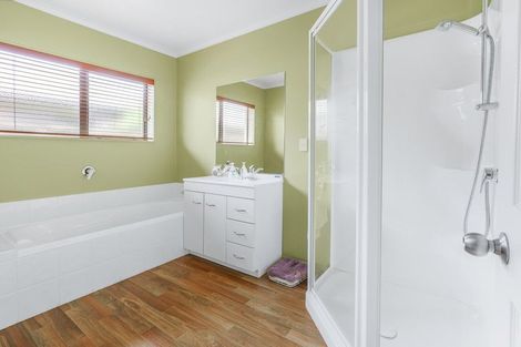 Photo of property in 43 Farringdon Avenue, Rototuna North, Hamilton, 3210