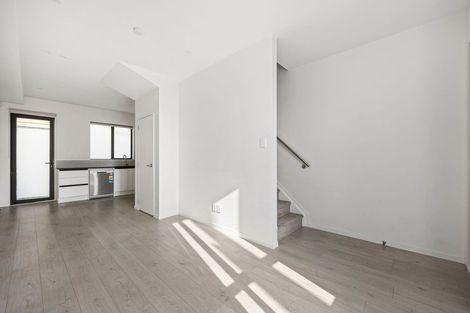 Photo of property in 2/3226 Great North Road, New Lynn, Auckland, 0600