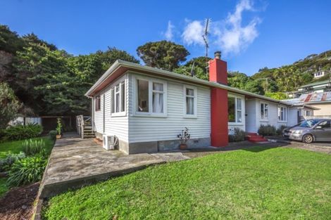 Photo of property in 5 Kiriwai Road, Paremata, Porirua, 5024