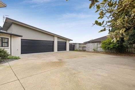 Photo of property in 6 Trump Place, Kelvin Grove, Palmerston North, 4414