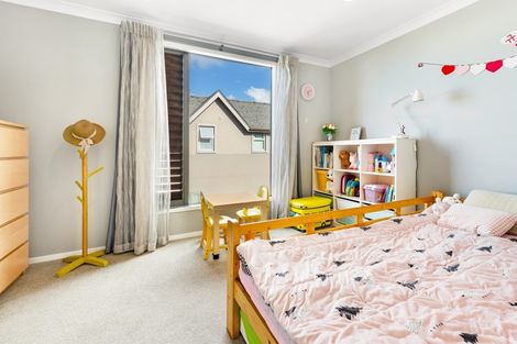 Photo of property in 7n Clearwater Cove, West Harbour, Auckland, 0618