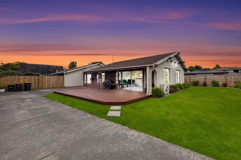 Photo of property in 112a Withells Road, Avonhead, Christchurch, 8042