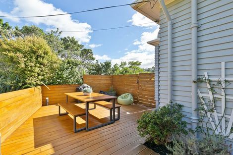 Photo of property in 16 Rodney Street, Northland, Wellington, 6012