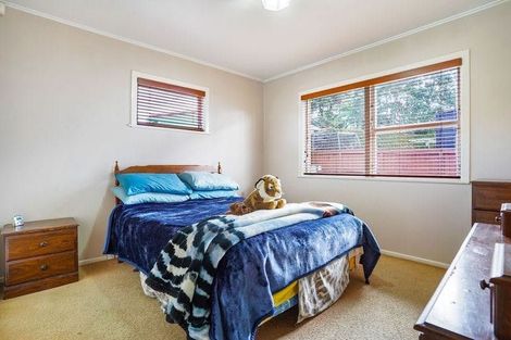 Photo of property in 43 Taupo Street, Green Bay, Auckland, 0604