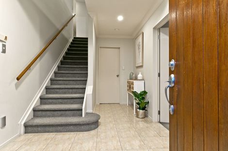 Photo of property in 36 Sapperton Drive, Henderson, Auckland, 0612