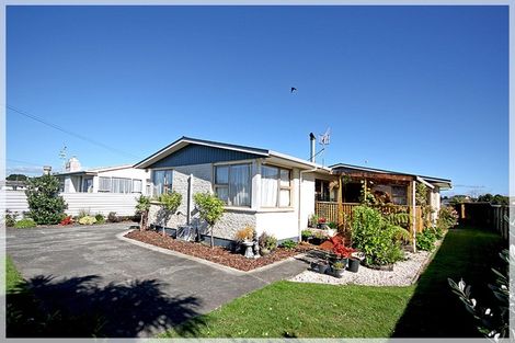 Photo of property in 18 Johnston Street, Foxton, 4814