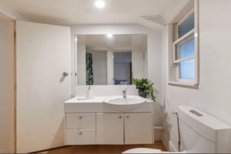 Photo of property in 1/40 Carlisle Road, Browns Bay, Auckland, 0630