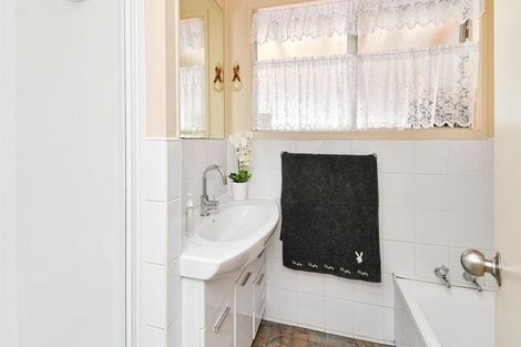 Photo of property in 9 Cathay Lane, Takanini, 2112