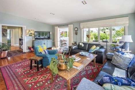 Photo of property in 43 King Edward Parade, Devonport, Auckland, 0624