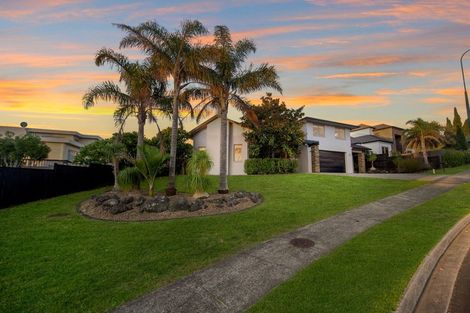 Photo of property in 4 Verley Rise, East Tamaki Heights, Auckland, 2016