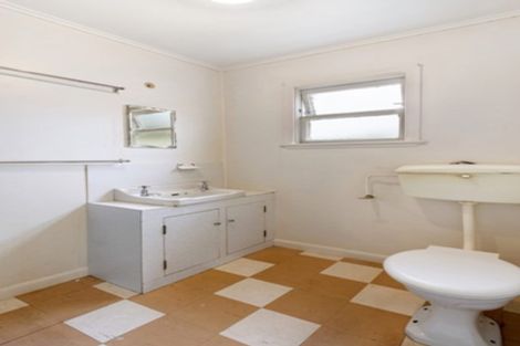 Photo of property in 13 Kawakawa Bay Coast Road, Kawakawa Bay, Papakura, 2585