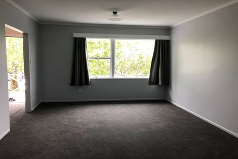 Photo of property in 2/9 College Road, Northcote, Auckland, 0627