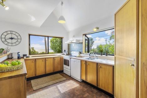 Photo of property in 14a Duncansby Road, Stanmore Bay, Whangaparaoa, 0932