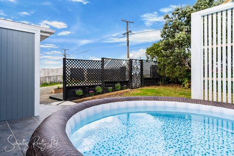 Photo of property in 109 Hurndall Street East, Maungaturoto, 0520