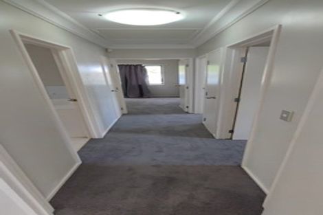 Photo of property in 4 Ballial Place, West Harbour, Auckland, 0618