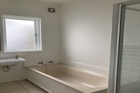 Photo of property in 88 Freyberg Street, Lyall Bay, Wellington, 6022