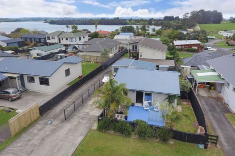 Photo of property in 92 Wharf Road, Clarks Beach, Pukekohe, 2679