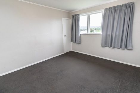 Photo of property in 2a-2b Devon Place, Cannons Creek, Porirua, 5024