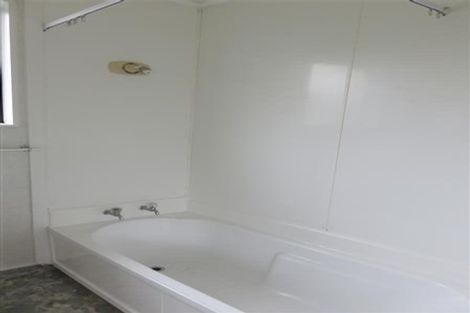 Photo of property in 4 Sarajevo Place, Massey, Auckland, 0614