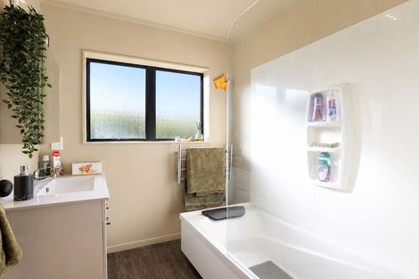 Photo of property in 67 Bowen Street, Cambridge, 3434