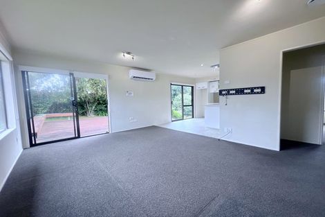 Photo of property in 2/123 Lynn Road, Bayview, Auckland, 0629