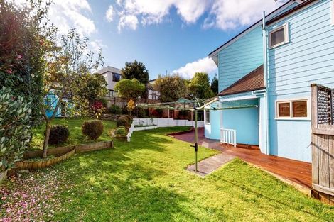 Photo of property in 24 Saunders Close, Whitby, Porirua, 5024