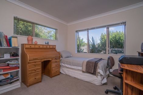 Photo of property in 21 Chieftain Rise, Goodwood Heights, Auckland, 2105