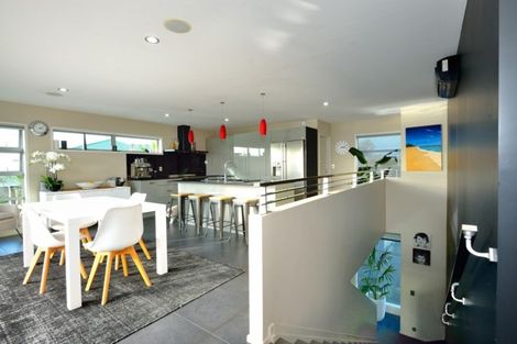 Photo of property in 105 Ferry Road, Clive, 4102