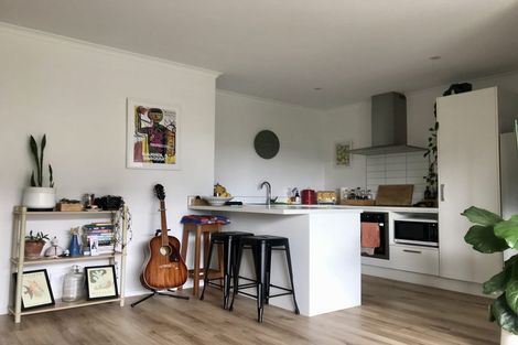Photo of property in 10/71 Hobsonville Road, Hobsonville, Auckland, 0616