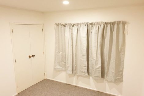 Photo of property in 1/64 Hogans Road, Glenfield, Auckland, 0629